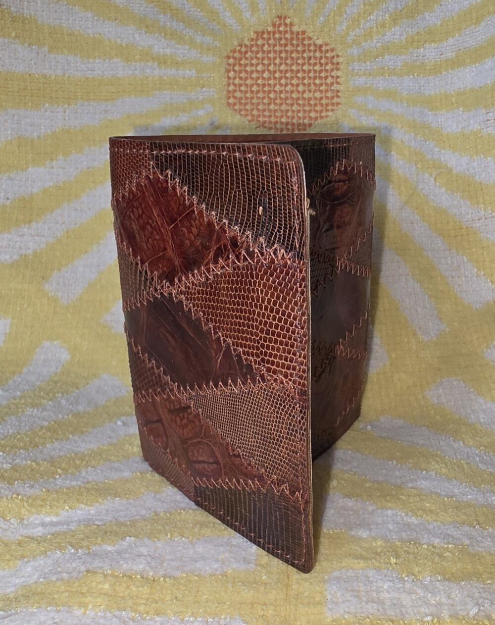 Men's Brown Lizard and LeatherPatchwork Stitched Bifold Wallet with Card Slots